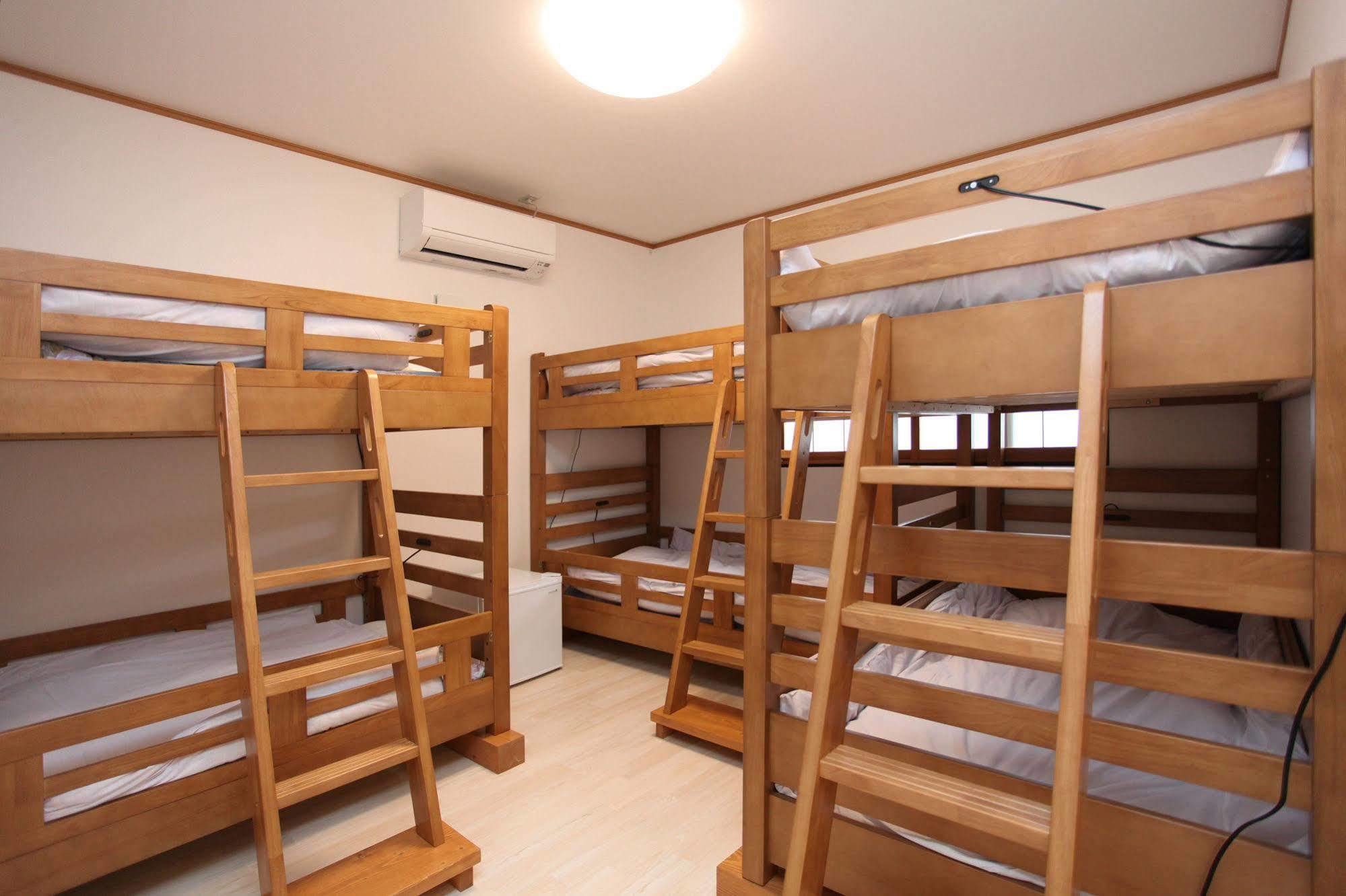 Fujiyama Base Bed & Breakfast Fujiyoshida Eksteriør bilde