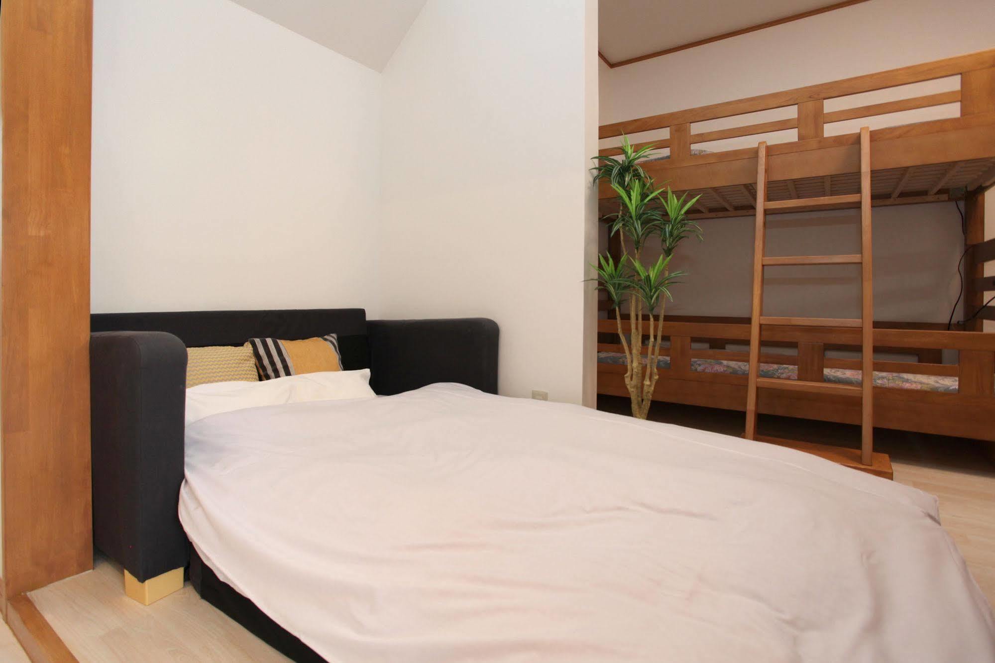 Fujiyama Base Bed & Breakfast Fujiyoshida Eksteriør bilde